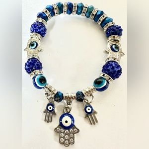 Hamsa Bracelet 🪬